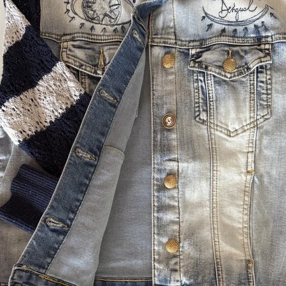 Desigual Light-Wash Denim Jacket with Navy & White Striped Knit Sleeves - Picture 9 of 10